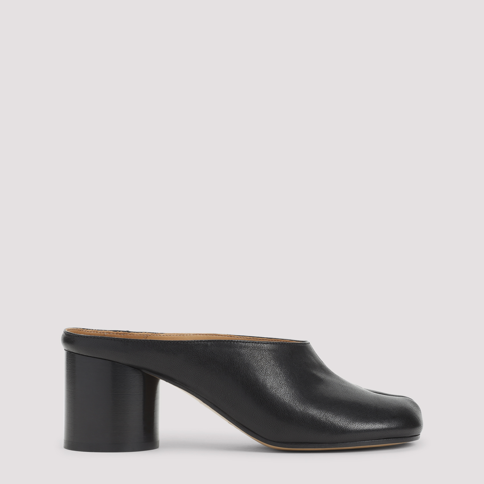 Maison Margiela Women's Black Tabi H60 Mules Lamb Leather Shoe